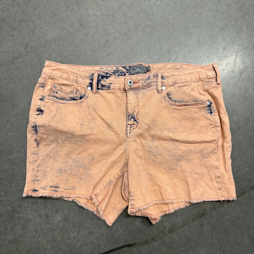 Torrid Peach Acid Wash Denim Shorts Raw Hem Plus Size 18 Mid Rise Coral Blue